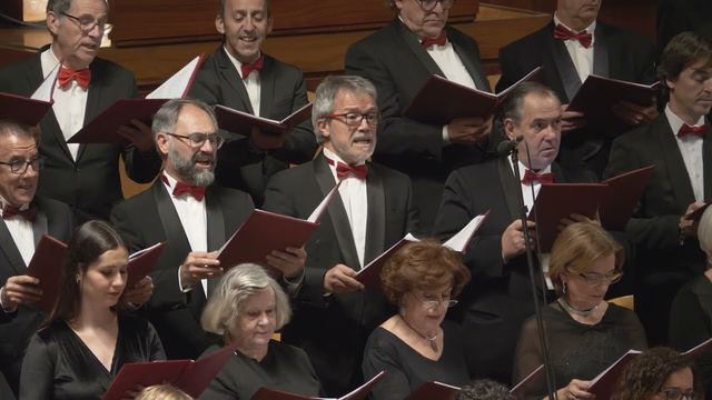 Coro Talía cantando Bohemian Rhapsody con la Orquesta Metropolitana de Madrid